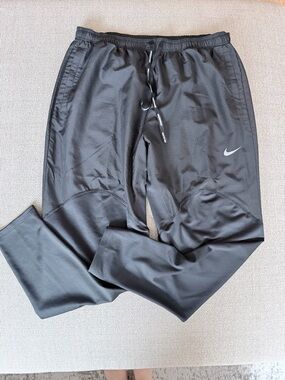 Nike Black Men's Athletic Jogger Pants with Drawstring